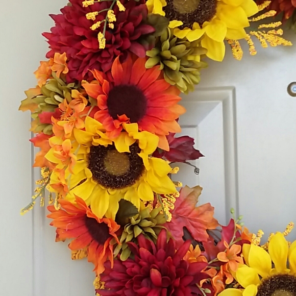 Sunflower Wreath by Wreathy Wonders - Picture 4 of 6
